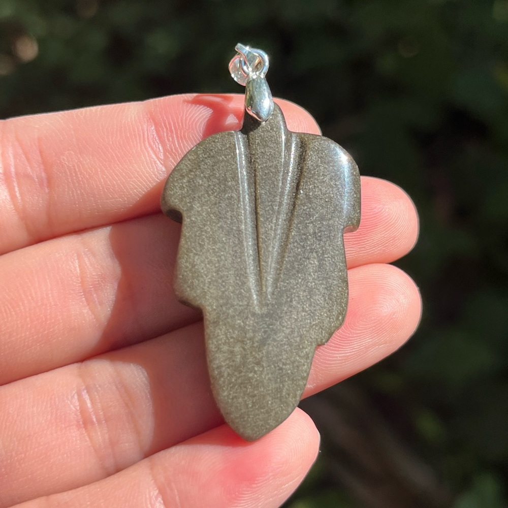 Silver plated‎ gold obsidian leaf carving pendant